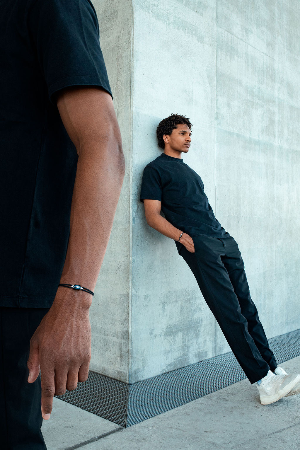 Bracelet or blanc pavé diamants noirs et jade noir