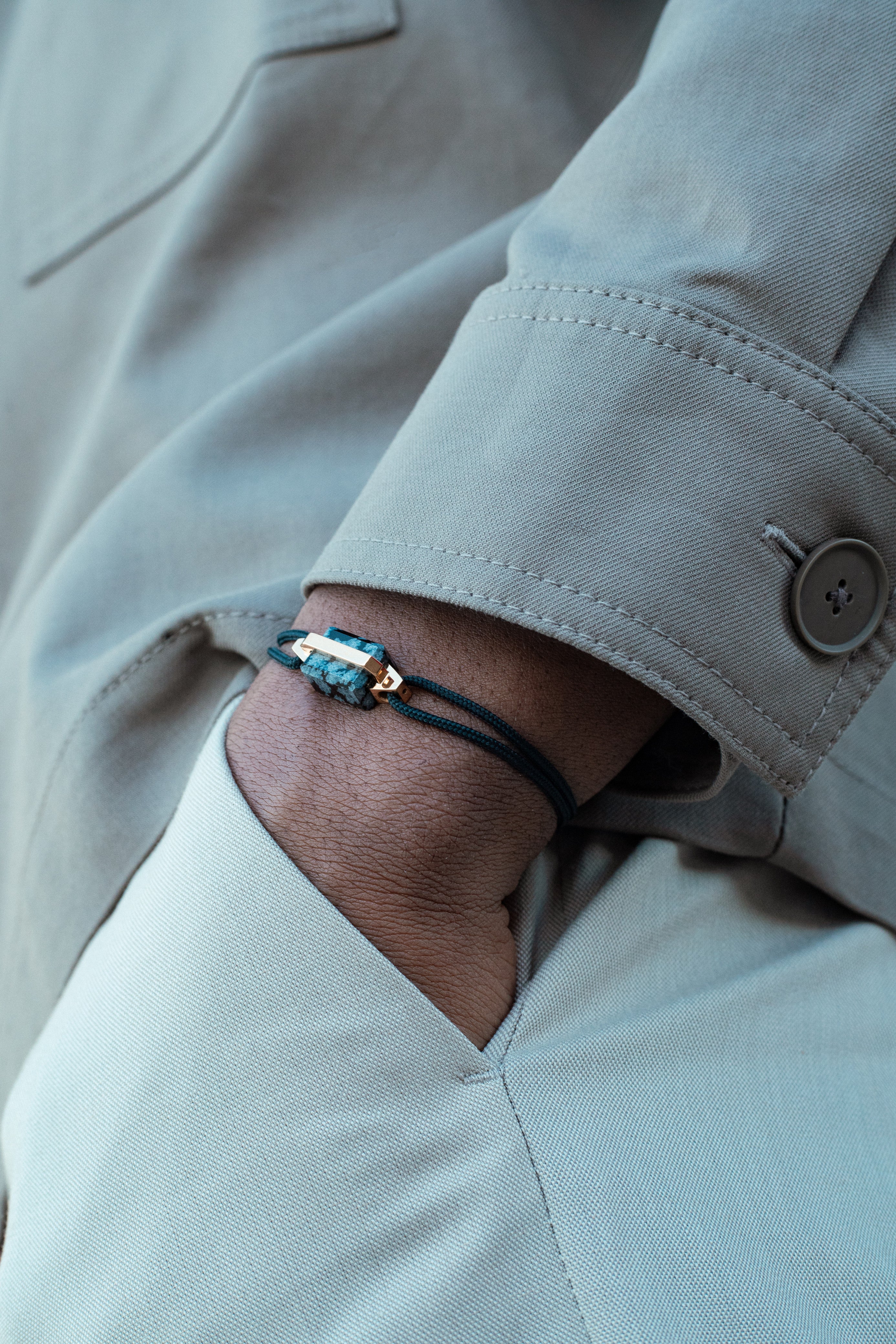 Bracelet XL or jaune et obsidienne neige